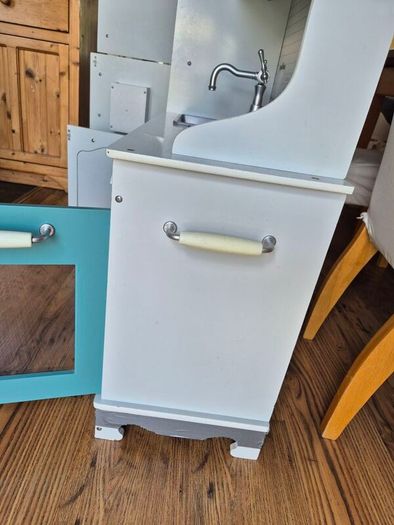 toy kitchen