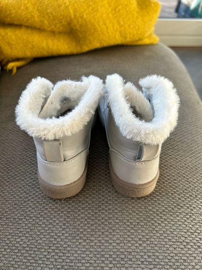 Girl boots