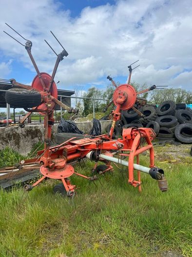 Kuhn mower + Tedder