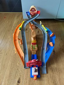 Disney Pixar Cars Rescue Road Raceway Playset