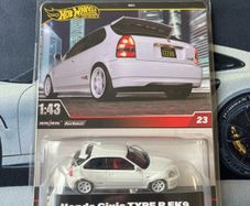 Hot wheels Premium 1:43 Honda Civic Type R EK9