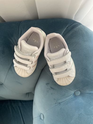 Adidas girl shoes size uk 5