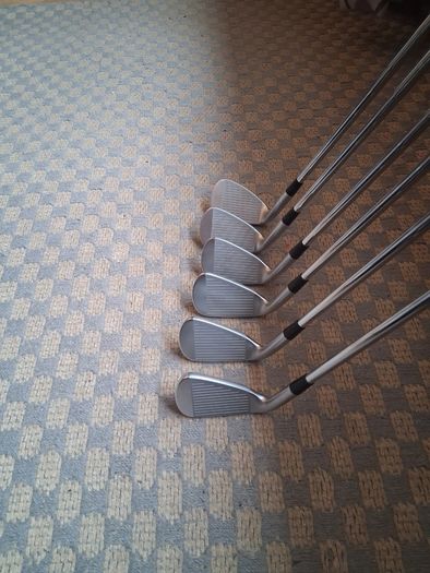 Mizuno 923 hot metal irons