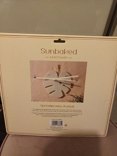 Twxtured outdoor/indoor wall plaque