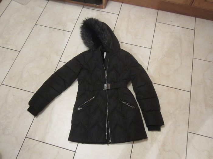 Black hooded coat    age 11/12 superwarm