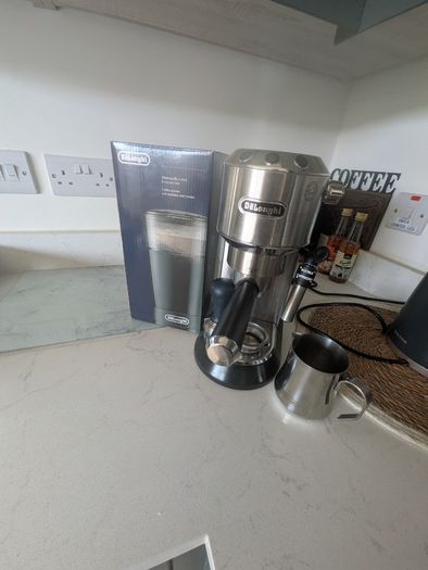 Delonghi Dedica Coffee Machine and Grinder