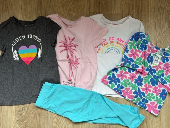 Large bundle of girls clothes 8-9yrs