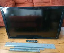 LG 42 Inch TV (42ld450-za)