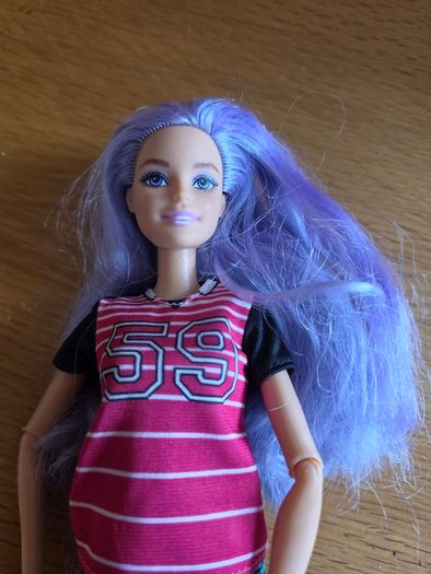 Barbie dolls made to move