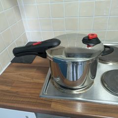 Almos Brandy New Amazon Basics stainless steel pressure cooker 6L
