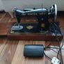 vintage singer sewing machine Image 8
