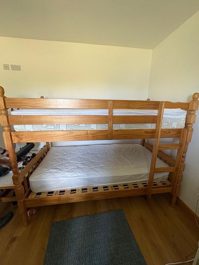 Bunk bed with 2 mattresses