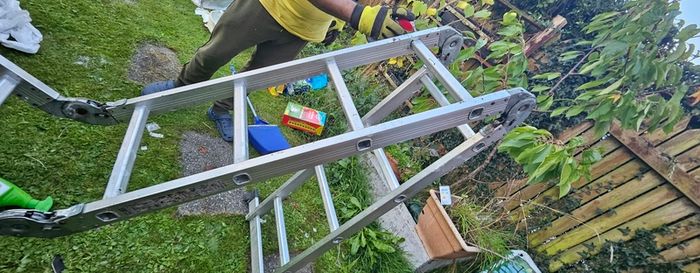 Multi purpose aluminium ladder