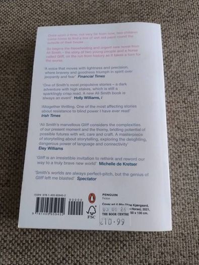 Ali Smith Gliff 2025 penguin books in good condition FREE STANDARD POSTAGE INCLUDED