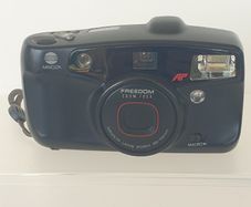 Minolta freedom zoom 70EX 35mm film camera