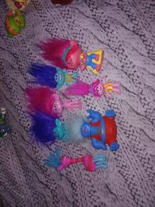 Trolls figures