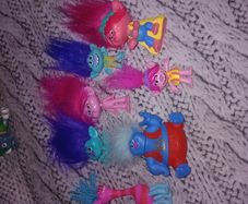 Trolls figures