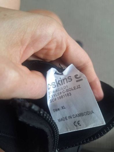 wetsuit booties - size 2-4 foot