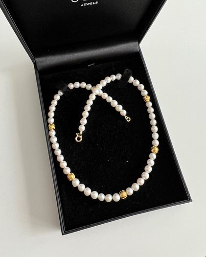Pearl necklace w/ Gold beads