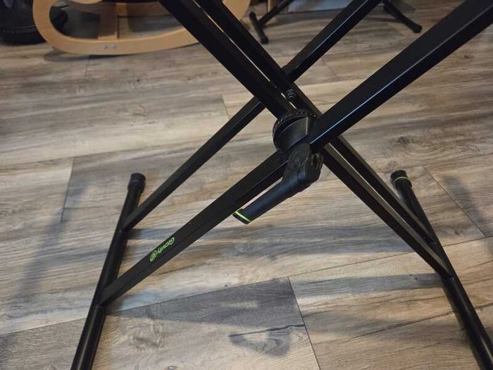 Piano stool and keyboard stand