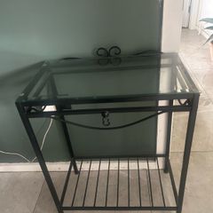 Hall table for a lamp, in great condition