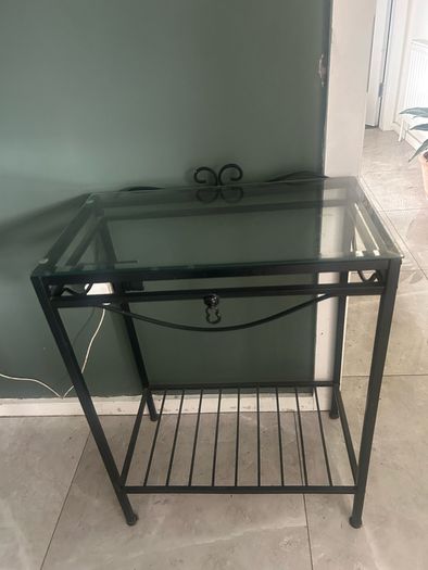 Hall table for a lamp, in great condition