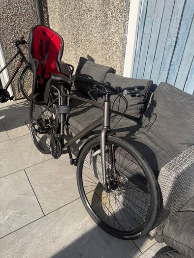 Not 1 but 2 giant hybrid bikes, excellent conditio