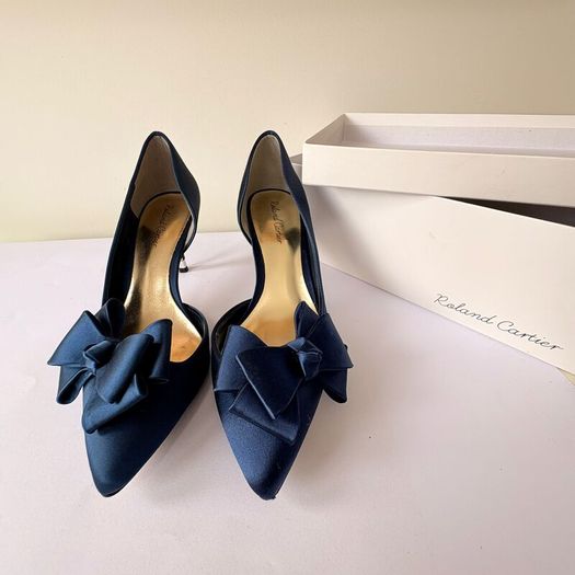 BNIB: Roland Cartier Shoes. Size 6