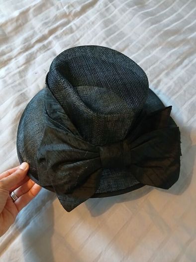 Elegant black hat