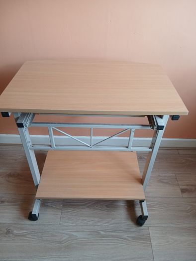 Computer desk