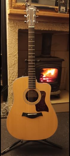Taylor 210ce