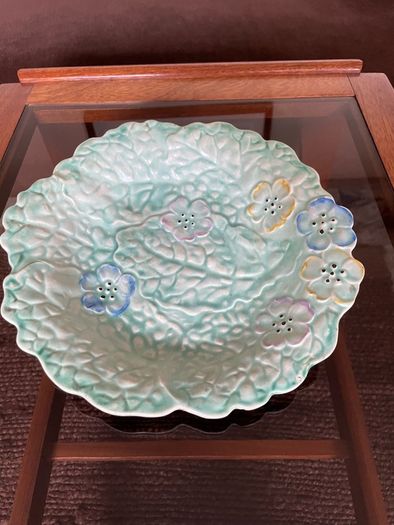 Pair of Late Victorian Collectors Cabbage Plates