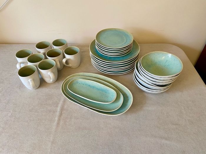 Crockery set