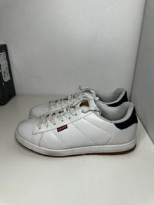 Levis trainers