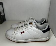 Levis trainers