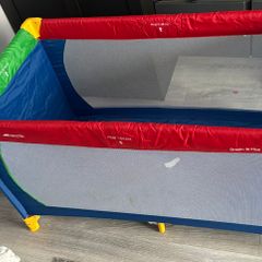 Travel cot