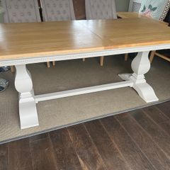 Fabulous Table & 8 Chairs