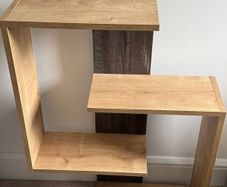 Wall shelving unit