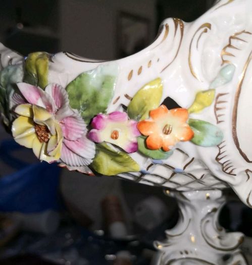 19th century Alt Wien centerpiece