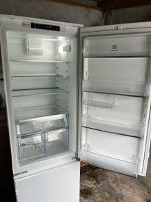 Electrolux integrated fridge freezer