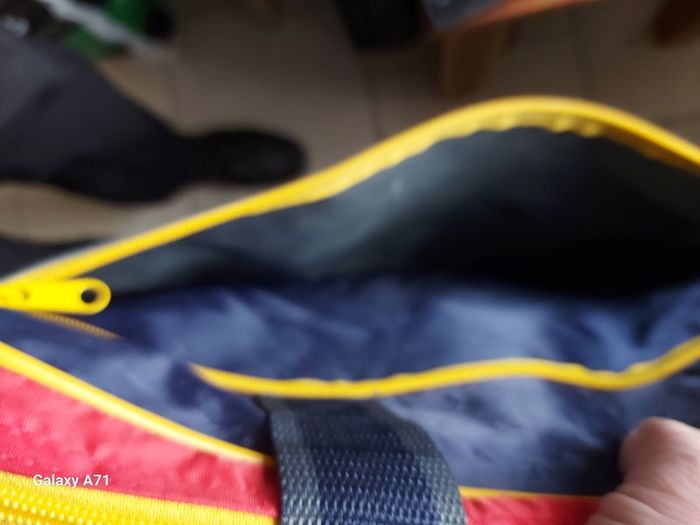 Canada Logo Laptop Bag in excellent condition