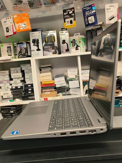 Dell Latitude 5540 - 15.6" - i5-1335 (13th Gen) | 16GB RAM | 512GB SSD | Windows 11 Pro | Intel UHD Graphics