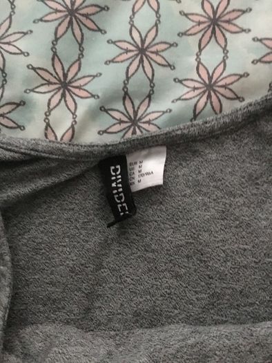 Ladies short top size 12. Bershka