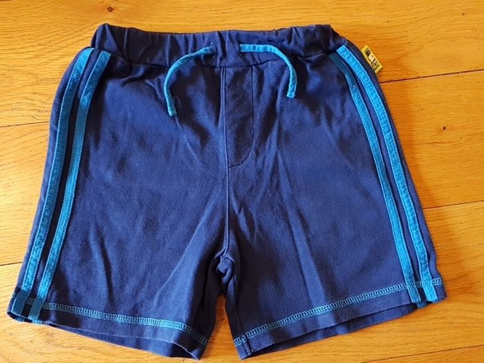 Age 3-4 Navy Blue Shorts