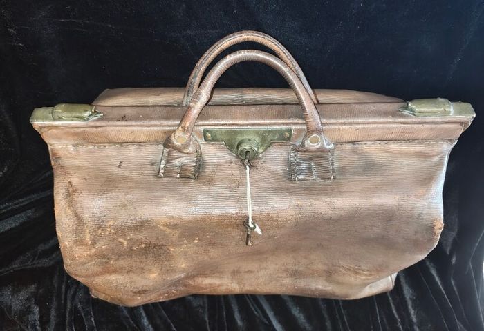 large antique Gladstone bag
