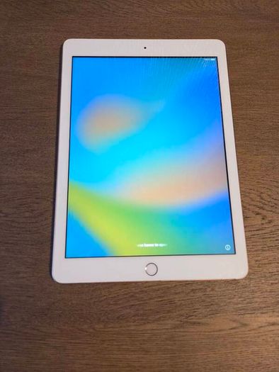 Apple ipad 6th Gen 32gb rose gold