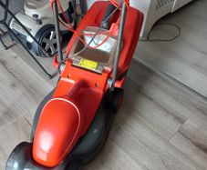 Lawnmower electric