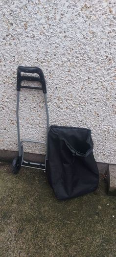 New 2 x  wheel folding shopping trolley, handy for shopping for elderly people or around carbootsale, many uses etc,unwanted gift,,buyer collects, ps bag come off to wash..
