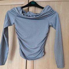 New girls long sleeved top (size 10-12 year/ 146-152cm)