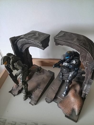 Halo 5 Guardians  Limited Collectors Edition Master Chief vs Spartan Locke Statue